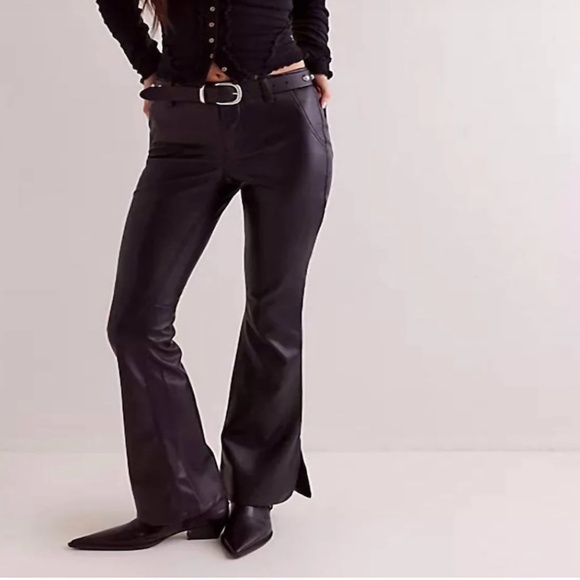 We The Free-Free People Level Up Vegan Pleather Pant in Black Lined SZ30/31 EUC! - Picture 1 of 10